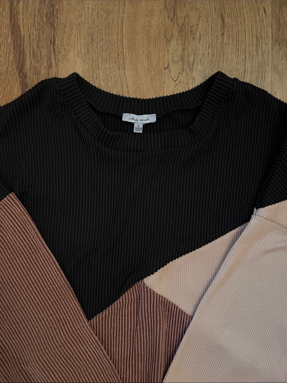 White Birch Oversized Long Sleeve Colorblock Top - Picture 2 of 8